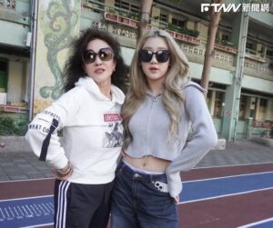 「國寶級舞后」早起現身投票所　未來少女曹晶晶陪見習成亮點
