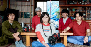 松岡茉優主動加戲綜藝式吐水　《愛在閃電下》導演讚：角度像新加坡魚尾獅